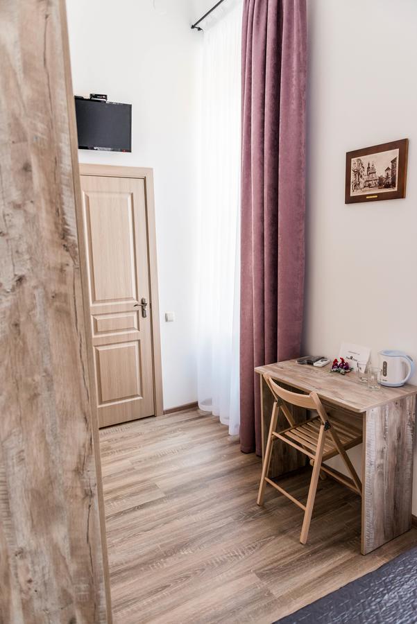 Mini Hotel Freedom Mercurius 리비프 외부 사진