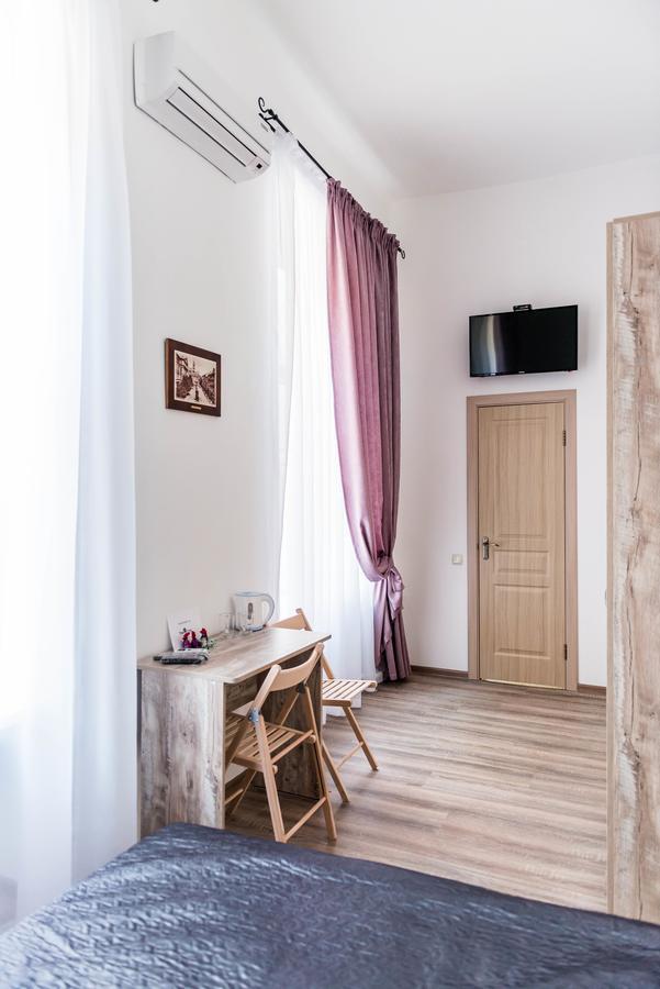Mini Hotel Freedom Mercurius 리비프 외부 사진