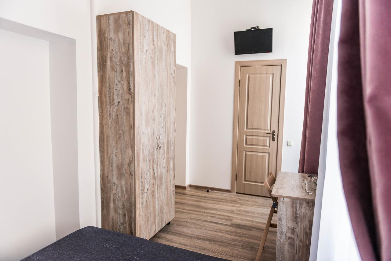 Mini Hotel Freedom Mercurius 리비프 외부 사진